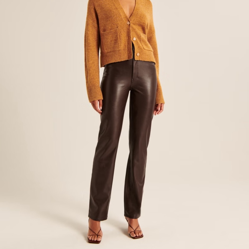BROWN Curve Love Vegan Leather 90s Straight Pant